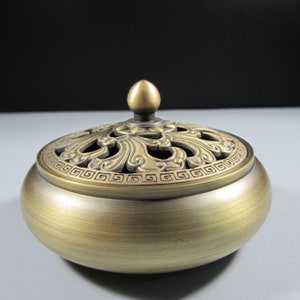 Koppar Klassisk Retro-stil Ren Koppar Krysantemum Mönster Lock Spiralformad Rökelsekare Askgrävare Hemma Aromaterapi Teceremoni