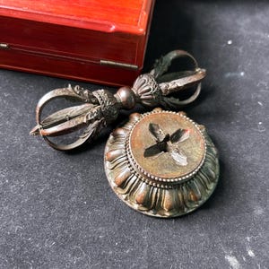 Koppar femstiftig Vajra med bas tibetansk tantrisk ritual Dorje samlardisplay