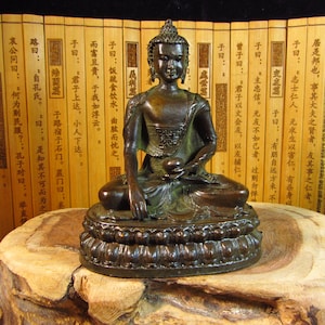 Feng shui living room Ornaments, Old Antique Nepal Bronze Statue Shakyamuni Buddha Sitting Goddess blessed & Patina  praying idol Sculpture