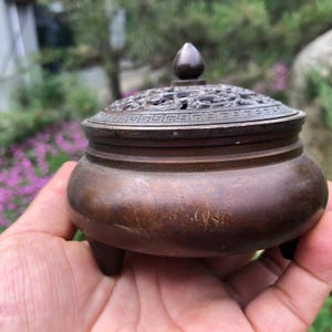 3.8&quot; Antiqued Vintage 3 feet old Vine lid copper incense burner Collection Old China Copper Carved Ashtray Censer ash catcher cone incense