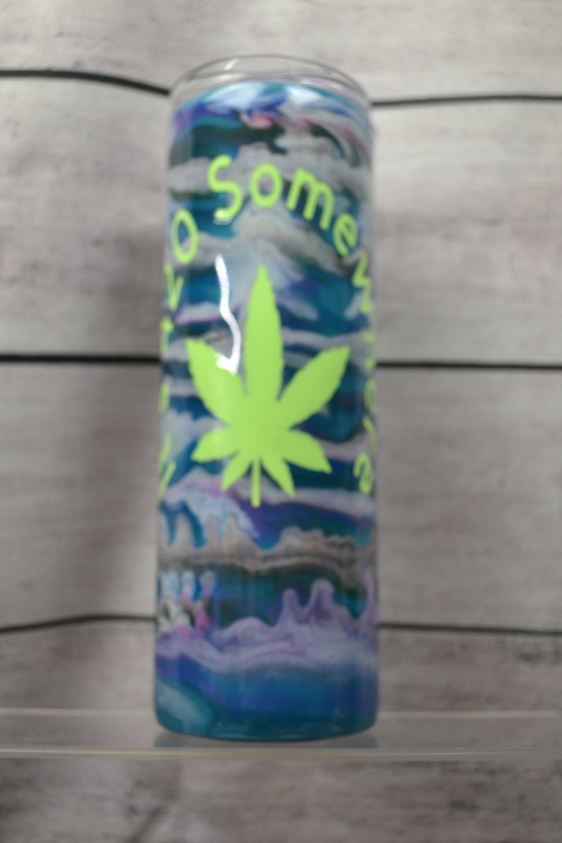 Silent clock with glow in the dark hands poolserre