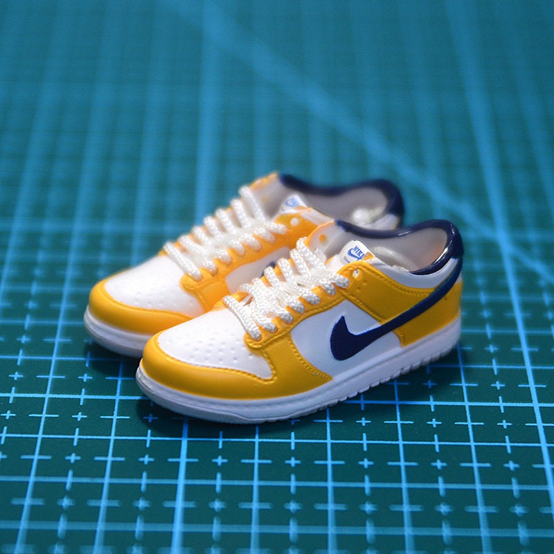 mini sneakers 3d