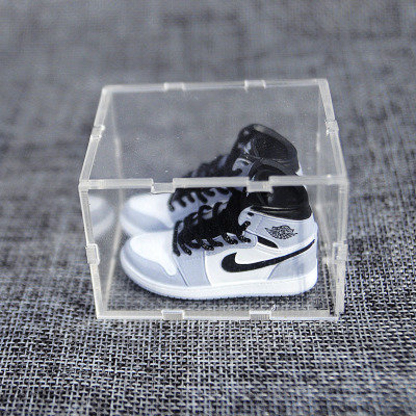 mini sneakers with box