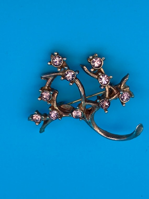 Vintage Gold-Tone Brooch with Pale Pink Rhinestone