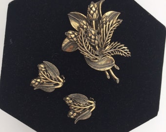 Vintage Botticelli Gold-Tone Leaf Pin and Earring Set