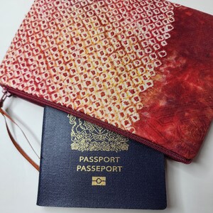 Trousse de maquillage teintée rouge canneberge pour sac à main, trousse à cosmétiques en soie vintage pour femme, accessoires de voyage pour elle, cadeaux uniques pour le meilleur