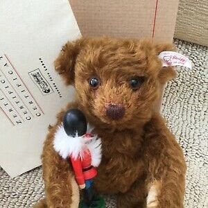 Steiff Teddybär mit Nussknacker Limitierte Auflage 2002 EAN 037955