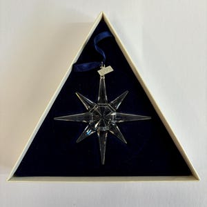 スワロフスキー　Shooting star スター　ペーパーウェイト　クリスマス Holiday Magic Classics Shooting Star Ornament | Swarovski