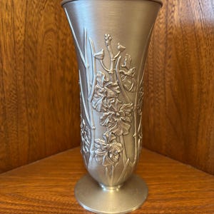  Selangor 錫製花瓶 浮彫りデザイン Selangor pewter vase - Etsy 日本