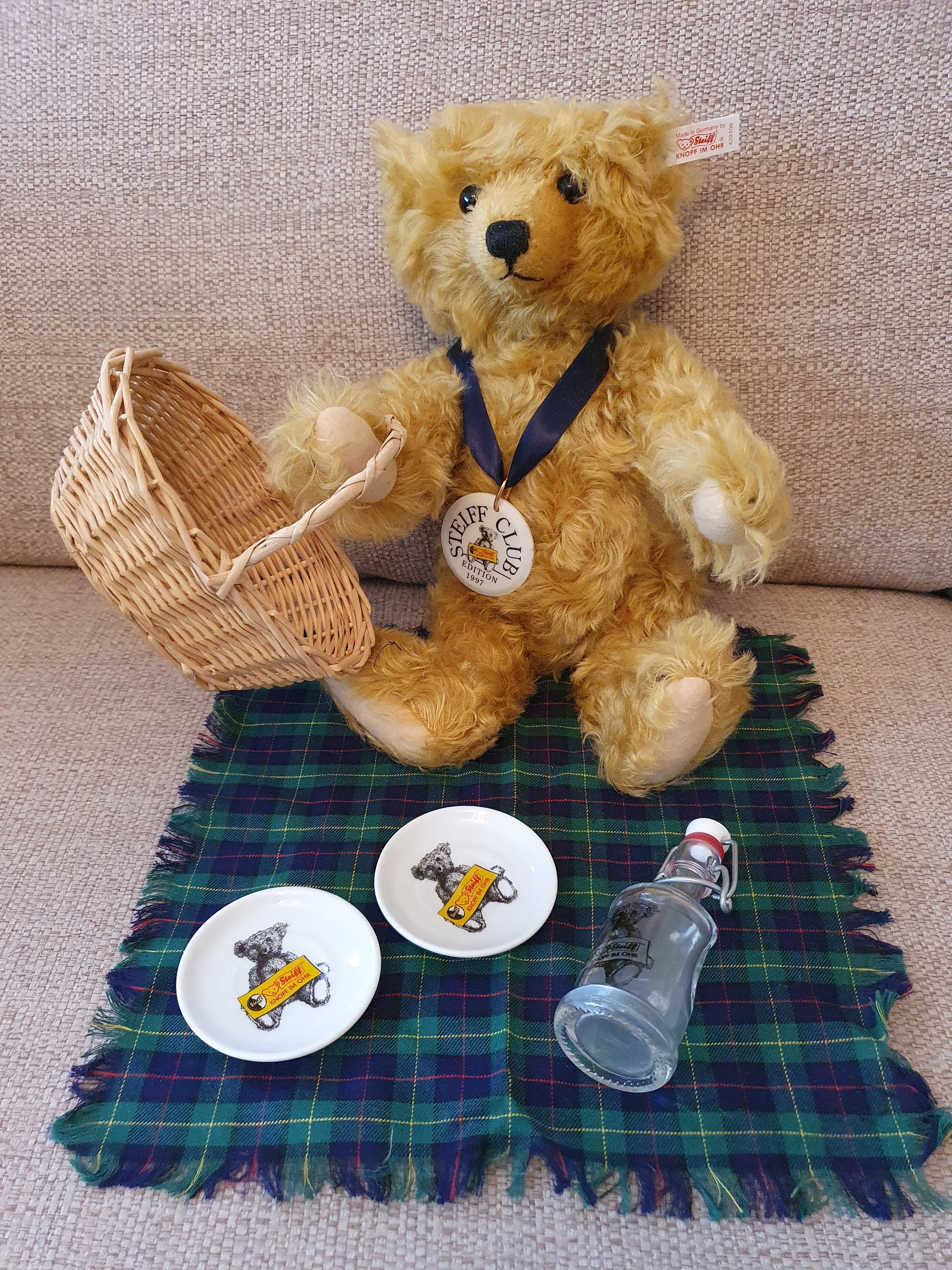 Steiff 1997年モデル ぬいぐるみ Steiff 1997 Picnic Bear Limited Edition 420108 - Etsy UK