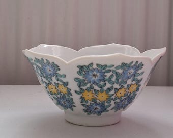 Vintage Floral Porcelain Bowl with Scalloped Edges home decor kitchen gift