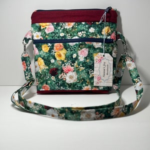 Bolso bandolera con ramo de flores en color verde esmeralda, bolso con correas ajustables, bolso de mano pequeño y fácil de organizar