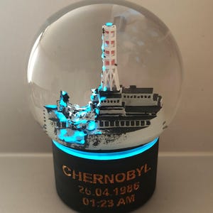 Original snöglob Chernobyl©. Lyser i mörkret