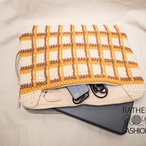 Handmade Crochet Plaid Laptop Case – Padded Sleeve with Front Pocket & Dual Zippers, Waterproof Soft Plush Lining