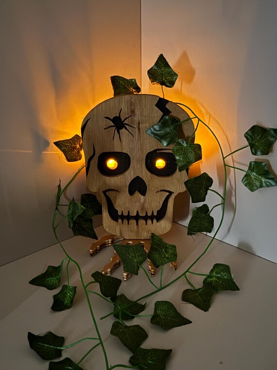 Halloween Skull LED Light – Wooden Skeleton Decor with Tealights – Spooky Glow Decoration