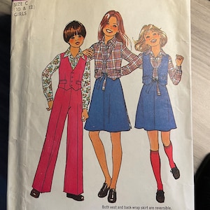 Vintage sewing pattern/simplicity 7909/Girl’s shirt, pants and reversible vest and back wrap skirt/1977
