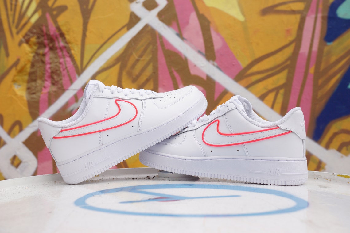 Nike Air Force 1 Leuchten elektrische PINK. Eine Taste Etsy