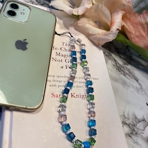 Correa de muñeca con cadena de cristal para teléfono, cubo de cristal austriaco, diseño de cuentas de vidrio, pulsera para teléfono, colores brillantes, tendencia 2021