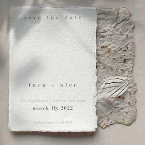 Invitación sencilla para guardar la fecha en blanco, negro y gris, de 4 x 6 pulgadas (frente y reverso)