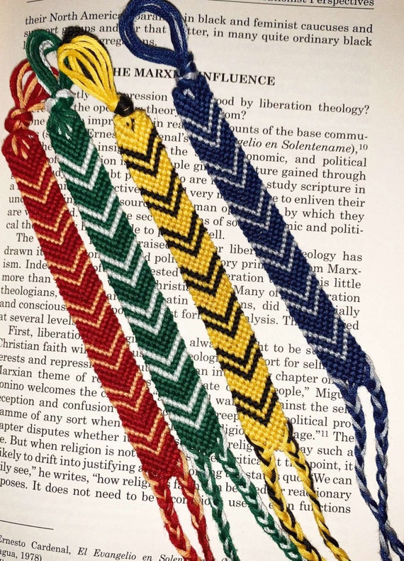 Alpha Friendship Bracelet Pattern #18636 | Friendship bracelet patterns, Harry  potter bracelet pattern, Alpha patterns