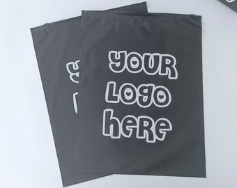 Bolsas de polietileno negro mate personalizadas con logotipo, bolsa de envío de prendas con marca impresa, bolsas para sudaderas con capucha/camisetas/vestidos con logotipo/texto/imagen impreso
