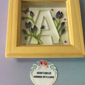 Arte Quilling - Arte de pared Quilling - Decoración de pared Quilling - Arte Quilling hecho a mano - Letras - Nombres - Iniciales- Regalo-Presente-Letra A