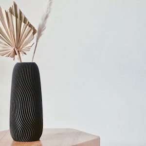 Minimal Vase Modern Vase 3D Printed Vase Flower Vase Elegant Vase Authentic Vase Eco-Friendly Vase Trendy Vase Unique Vase - Spiralis