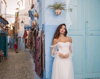 Summer Wedding Dress Off Shoulders Sleeves Sexy Bridal Dress Tulle A line Style Wedding Dress Beaded Lace Appliqué