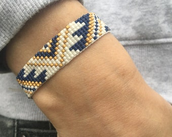 Maya Blue Navy bracelet in Miyuki beads