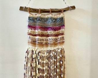 Geweven wandkleed, getextureerd wandtapijt, boho wanddecoratie, woondecoratie, roze, grijs, crème, handgemaakt.