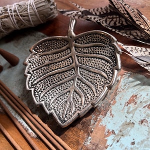 Vintage Leaf Metal Incense Holder - 3.5 Inch Multipurpose Burner for Incense, Sage, and Cone -Design with 1 Holes for Incense Stick