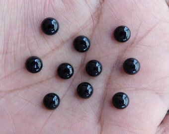 Pedras preciosas de ônix preto natural em formato cabochão redondo (4 x 4 mm)