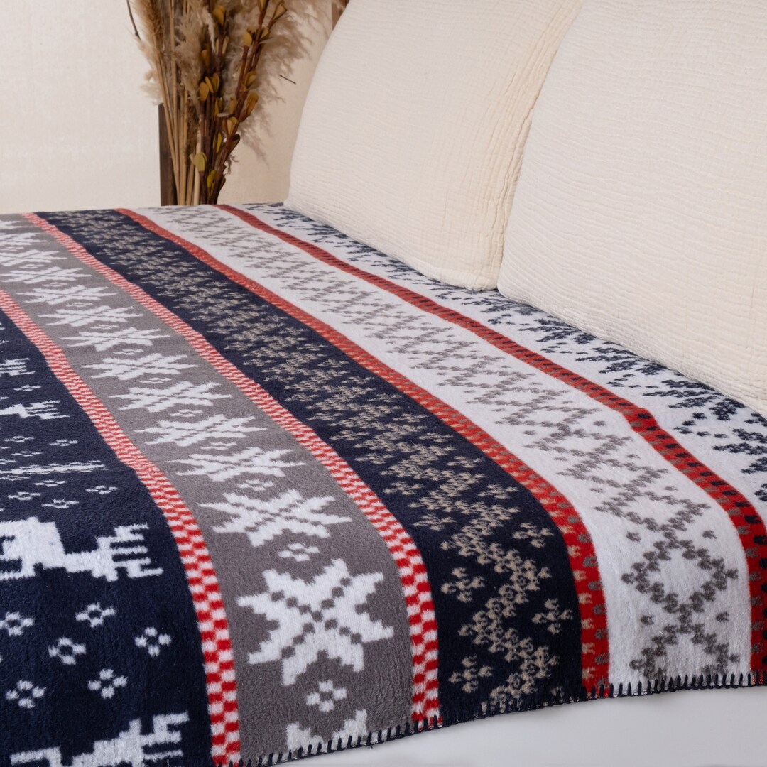Christmas Blanket, Queen Sized Bedspread, Cotton Winter Blanket, Cozy
