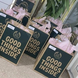 The Body Shop Bath Body Gift Bag AMAZING DEAL OFFER limited