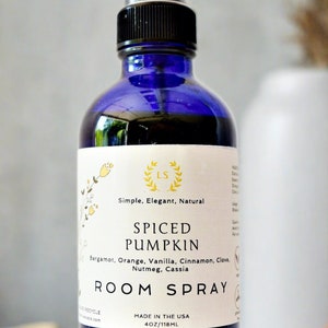 Room spray spiced pumpkin with essential oils of bergamot, orange, vanilla, cinnamon, clove, nutmeg, cassia