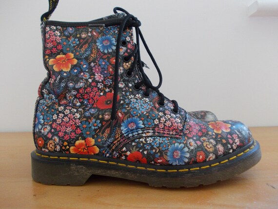 Vintage Dr Martens Floral UK 7