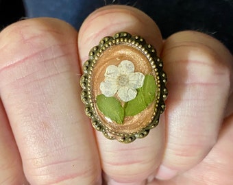 White forget me not resin flower ring