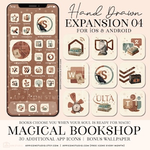 Puede incluir: Pantalla de teléfono con iconos de aplicaciones en tonos marrón y beige, con ilustraciones de libros, un gato y un cuervo. El texto en la pantalla dice "Hand Drawn EXPANSION 04" y "MAGICAL BOOKSHOP".