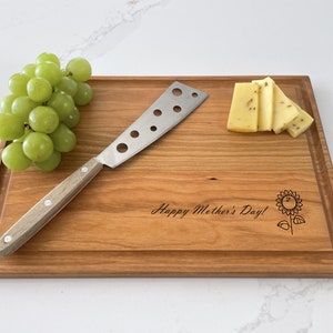 Personalized Cutting Board, Engraved Cutting Board, Mothers Day Gift, 047