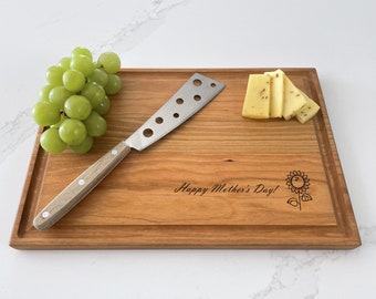 Personalized Cutting Board, Engraved Cutting Board, Mothers Day Gift, 047