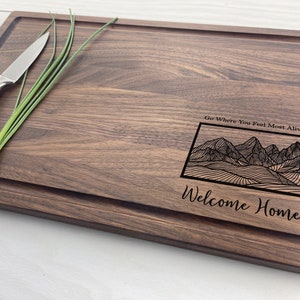 Personalized Cutting Board, Custom Cutting Board, Mountain Themed Gift, Chalet Décor, Ski Family Gift, Mountain Art, Hikers Gift, 230