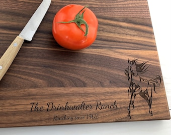 Planche à découper personnalisée, Planche à découper personnalisée, Cadeau sur le thème du cheval, Cadeau équestre, Cadeau ranch personnalisé, Cadeau ferme de famille, Cheval, 083