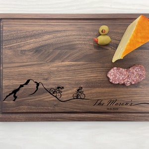 Planche à découper personnalisée, Amateur de vélo, Cadeau de vélo de montagne, Cadeau de motards, Cadeau de fiançailles pour couple de cyclistes, Cadeau d'anniversaire de cyclistes, 312