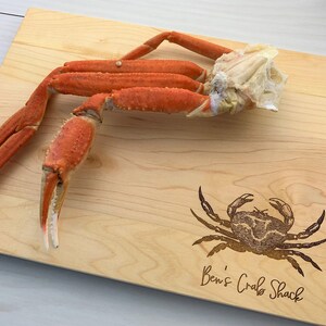 Personalized Cutting Board, Custom Cutting Board, Crab Cutting Board, Seafood Serving Board, Crab Shack Themed, Ocean Themed, Crab Board 086