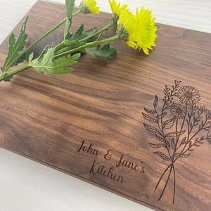 Personalized Cutting Board, Engraved Cutting Board, Anniversary Present, Couples Gift, Kitchen Décor, Sun Flower Board, Modern Design 157