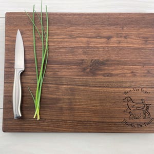 Personalized Cutting Board, Veterinarian Thank You Gift, Veterinarian Appreciation Gift, Veterinarian Gift, Vet Tech Gift, 333 afbeelding 2