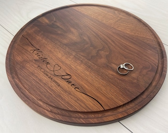 Personalized Circular Cutting Board, Engraved Round Cutting Board, Wedding Gift, Anniversary Gift, Engagement Gift, Couples Gift, 074