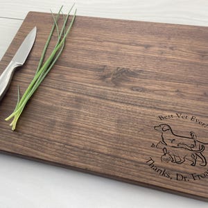 Personalized Cutting Board, Veterinarian Thank You Gift, Veterinarian Appreciation Gift, Veterinarian Gift, Vet Tech Gift, 333 afbeelding 1