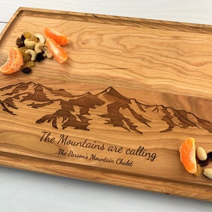 Personalized Cutting Board, Custom Cutting Board, Mountain Themed Gift, Chalet Décor, Ski Family Gift, Personalized Chalet Gift, 087