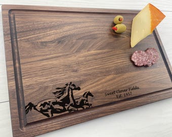 Planche à découper personnalisée, Planche à découper personnalisée, Cadeau sur le thème du cheval, Cadeau équestre, Cadeau ranch personnalisé, Cadeau de ferme familiale, 283